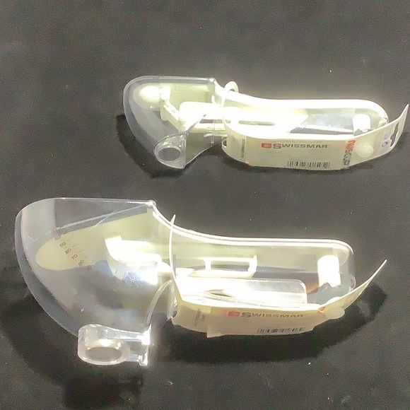 Swissmar Set of Adjustable Measuring Cup and Measuring Spoon. - Picture 2 of 3